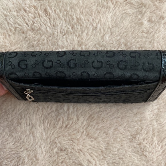 Large Guess Wallet - Picture 3 of 8